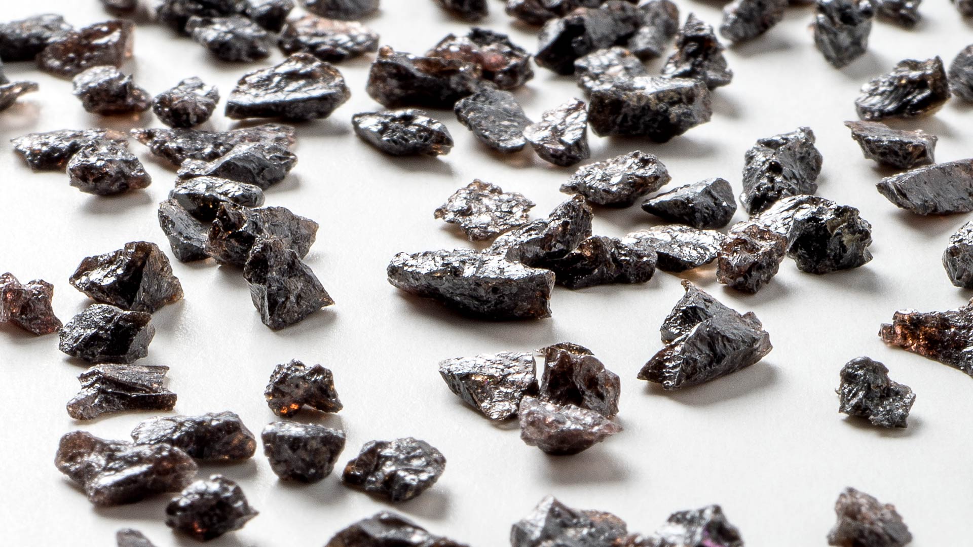 새로운 연마재 코런덤